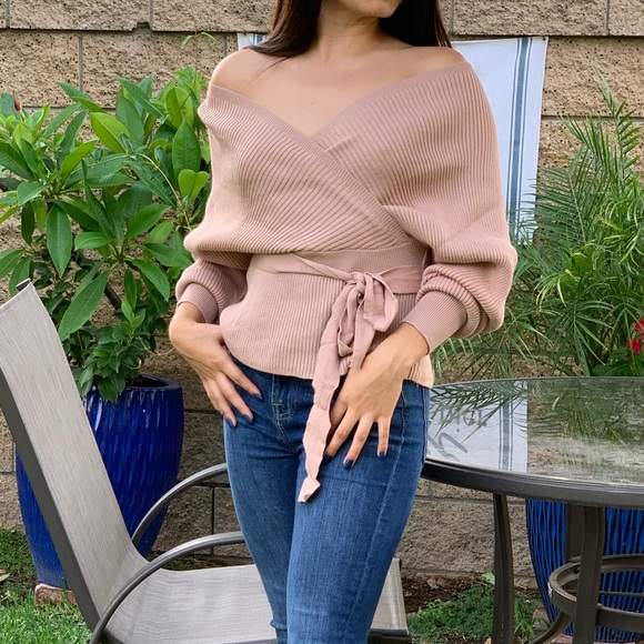 Beautiful Sweater top - Picture 3 of 5